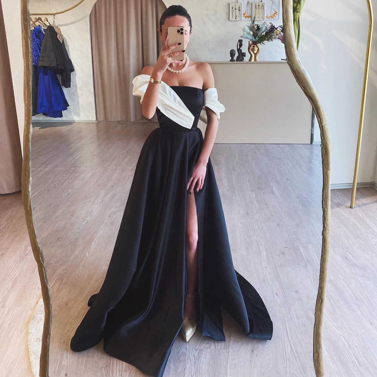 

Black A Line Satin Prom Dresses Customized Saudi Arabic Women Outfits Off Shoulder Slit Evening Dress Formal Night Party Gowns