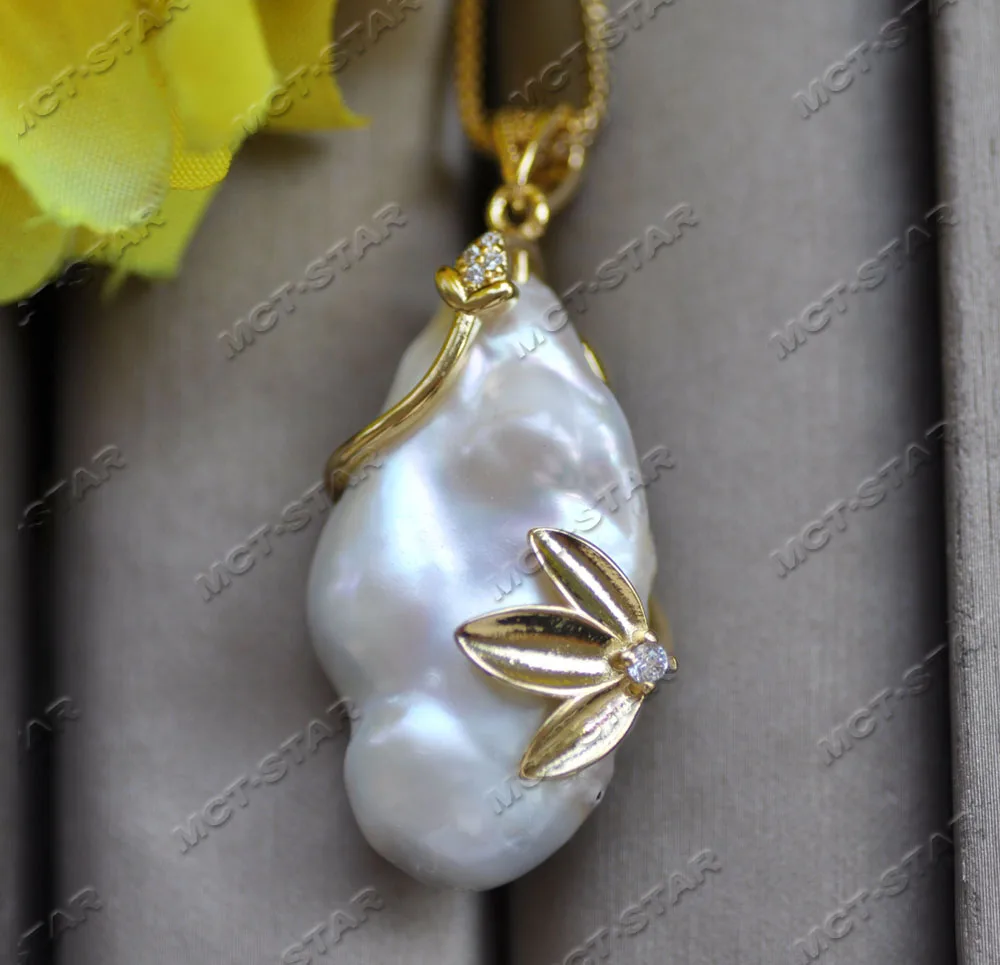 Z12761 33mm White Baroque Keshi Reborn Pearl Pendant Clover CZ