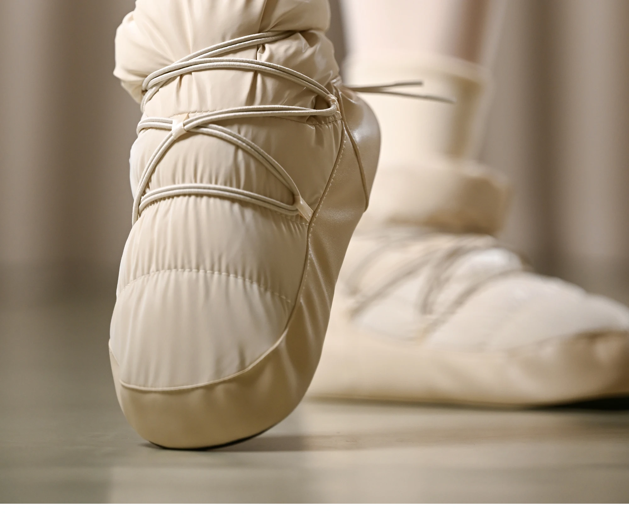 

Женские балетные танцевальные костюмы для взрослых, зимние бархатные профессиональные танцевальные туфли, детские балетные теплые туфли, балетная пачка