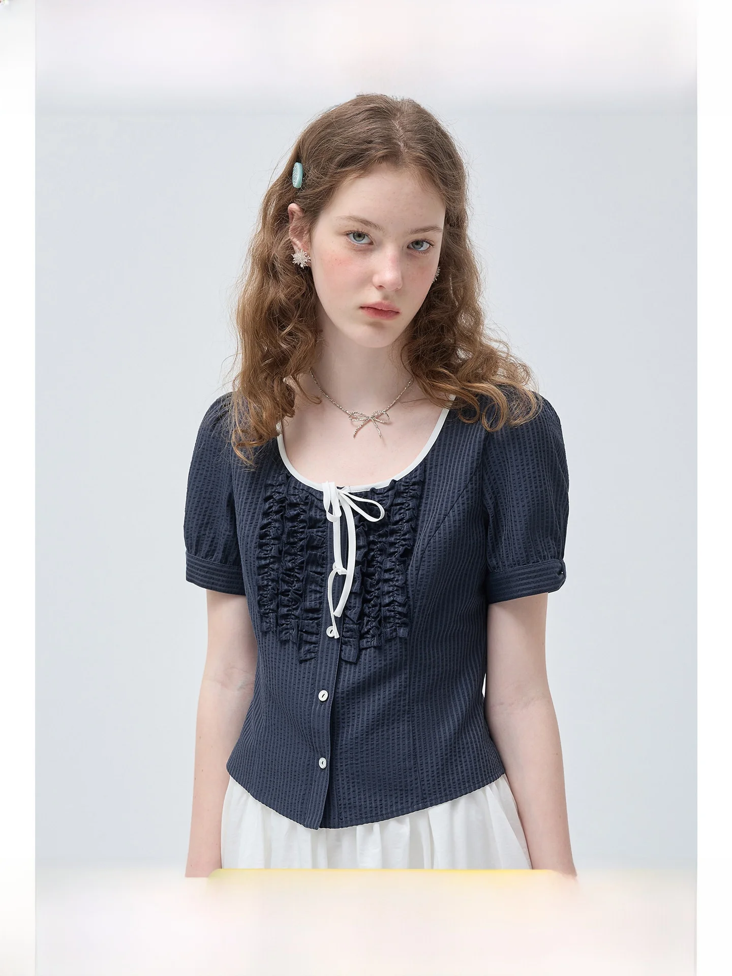 

Женская полосатая футболка больших размеров с U-образным вырезом, укороченным рукавом и завышенной талией, летняя, стройнящая, для полных женщин, в корейском стиле, для повседневной носки