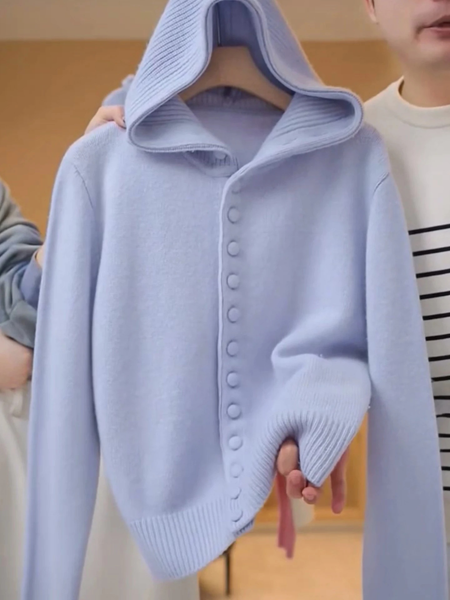 Однотонный вязаный длинный женский свитер на одной пуговице с капюшоном, осенний модный топ, женская одежда