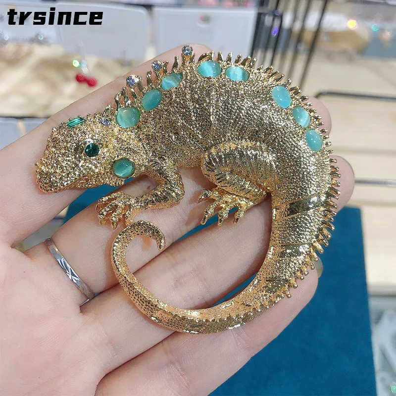 

Creative Animal Rhinestone Large Size Brooch Personality Lizard Brooches for Men Women Coat Pin Retro Chameleon Corsage Badge