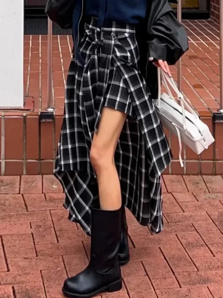New 2025 Korean Fashion Vintage Black Plaid Skirt Women Y2k High Waist Irregular Retro Skirt Chic Desing Sense All-match Clothes