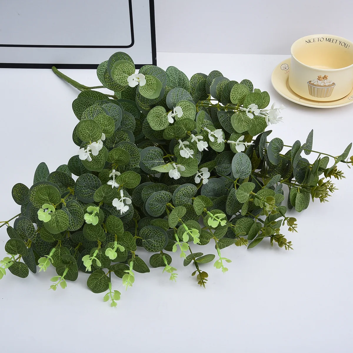 

3PCS Artificial Eucalyptus Leaf Stems Green Plants for Living Home Room Decoration Bride Wedding Decor Flowers Bouquets