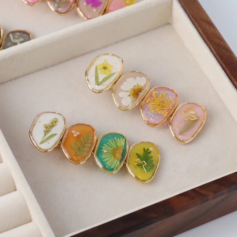 

Unique Design Dried Flower Hair Clip Handmaking Epoxy Resin Natural Flowers For Hair Accessories Cute Duckbilly Clips Wholesale