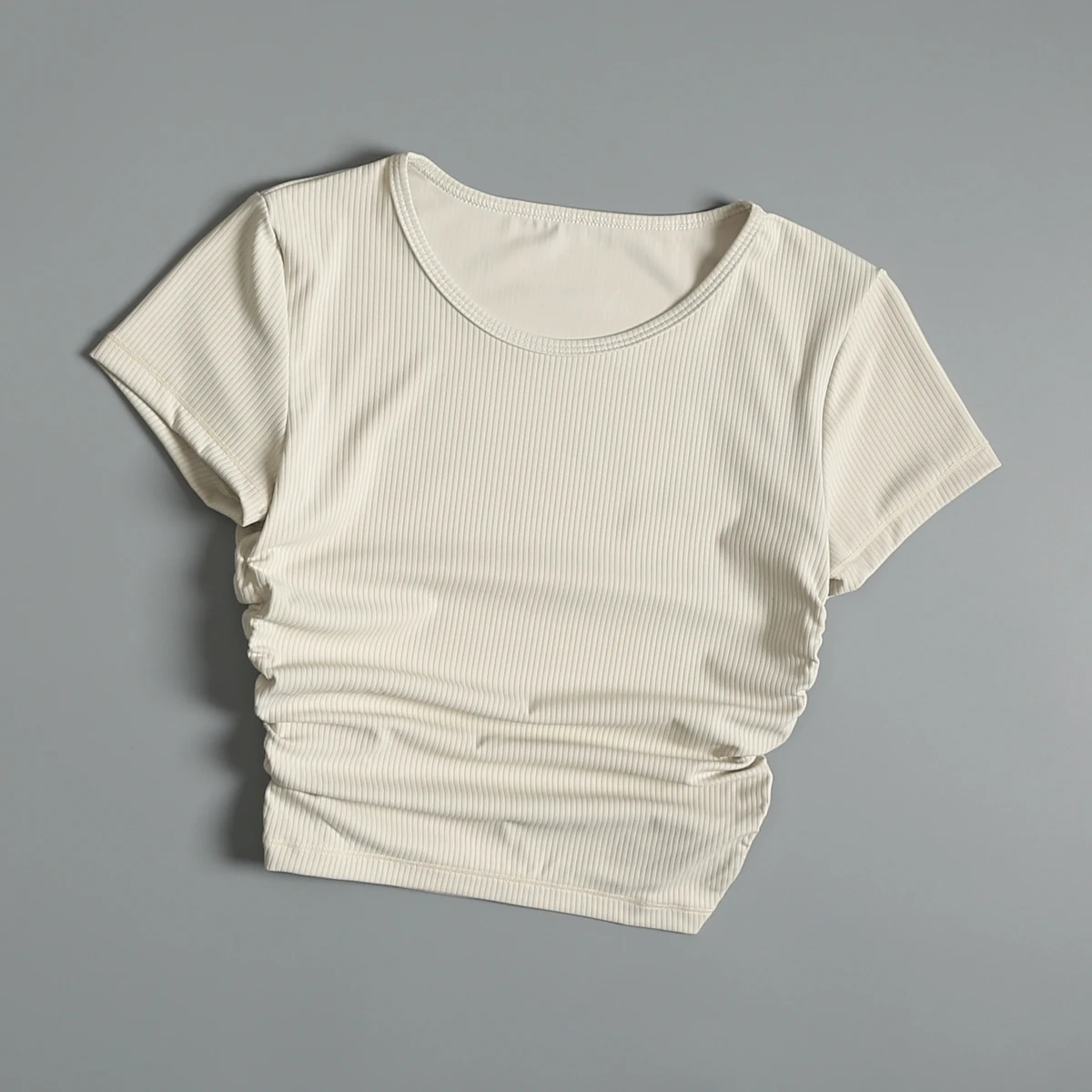 ملابس يوجا جديدة للسيدات بأكمام قصيرة رياضية عالية القيمة، قميص نحيف ونحيف قصير مكشوف للركض واللياقة البدنية سريع الجفاف