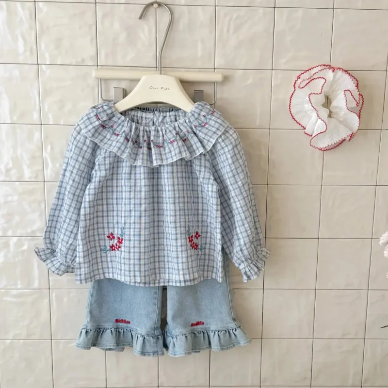 Girls2026New spring outfit set: stylish plaid shirt and versatile lace-trimmed jeans two-piece spring set