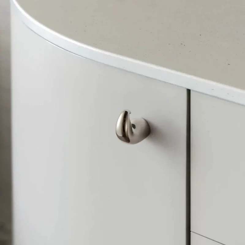 Creative Design for Home Use Decorative Cabinet Knob and Door Pulls for Kitchen Minimalist Solid Brass Kitchen Cabinet Handles