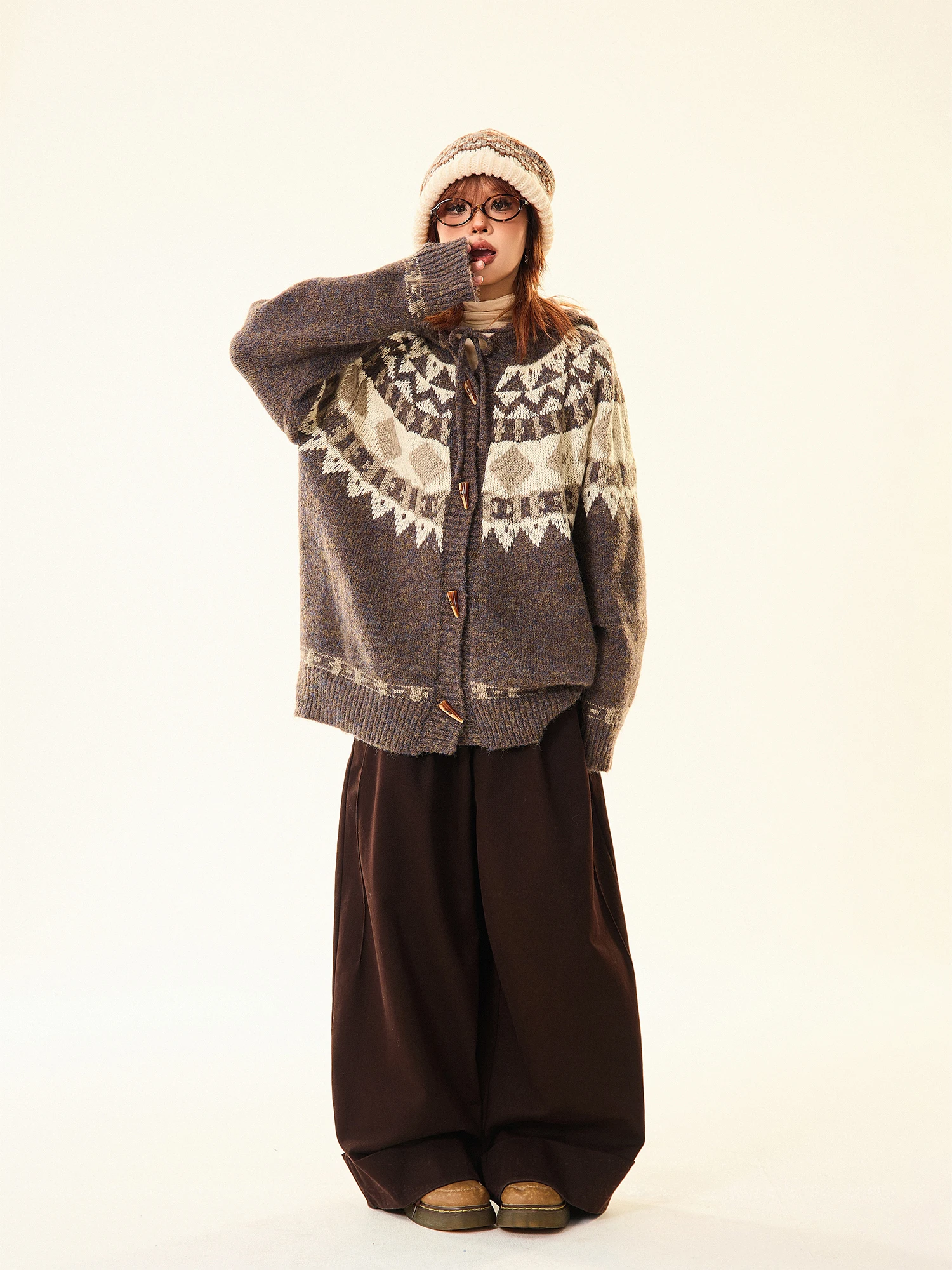 

Свободный женский вязаный кардиган-свитер с роговыми пуговицами, повседневная осенне-зимняя верхняя одежда для пар MAIKAO, винтажный Sle