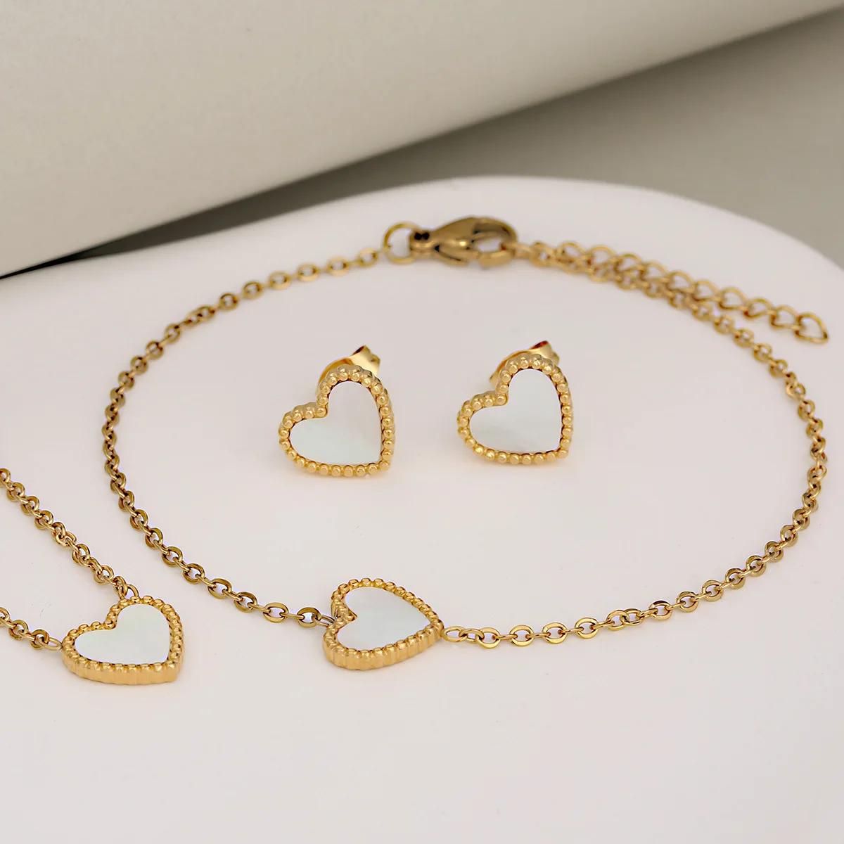 

Sweet & Elegant Oil-Drop Heart Shell Love Stainless Steel Earrings Necklace Bracelet 3pcs Set for Women, Full of Maiden Vibe