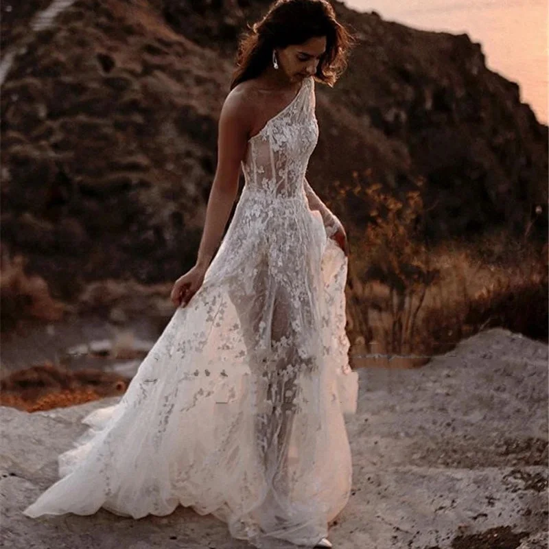 

Customized Sexy Lace Country Wedding Dresses A Line One Shoulder Illusion Thigh High Slit Side Bride Boho Beach Wedding Dress