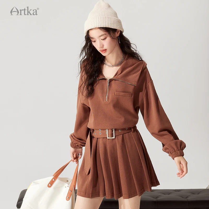 

ARTKA 2023 Autumn New Women Dress Fashion Casual Fake Two Piece Lapel Hoodies Dresses Loose Pleated Dress With Belt ZA92238Q