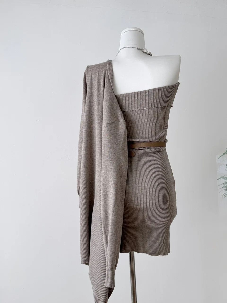 Sli Langes Strickjacke- und Röhrenoberteil Dr Zweiteiliges Set mit Gürtel Hohe Taille Französische Sle-Farbe Herbstfaion