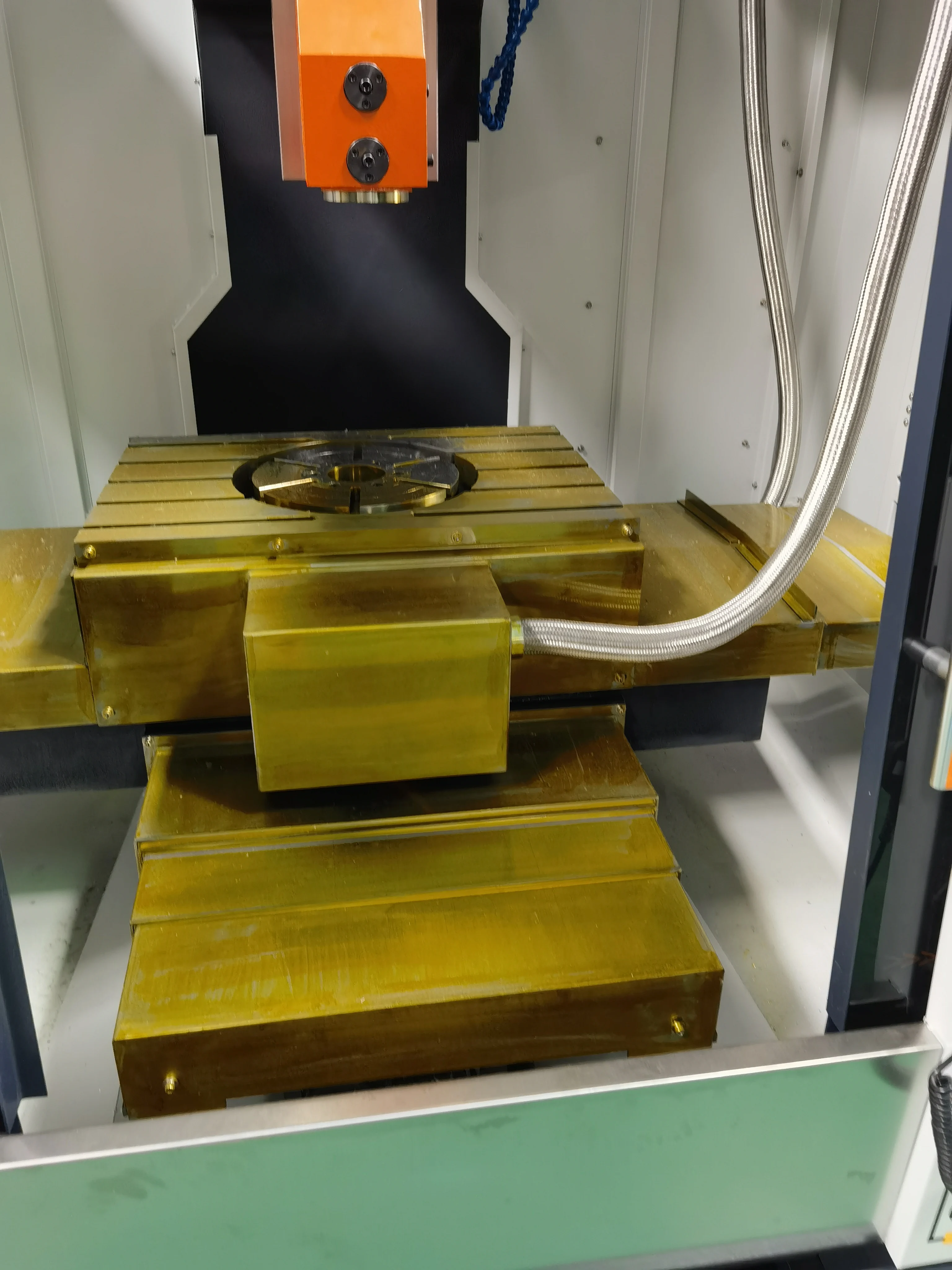 آلة التخطيط والمعادن BK5040 CNC عالية الدقة أوتوماتيكية مع محرك فعال لعمليات التجارة الخارجية في المصنع