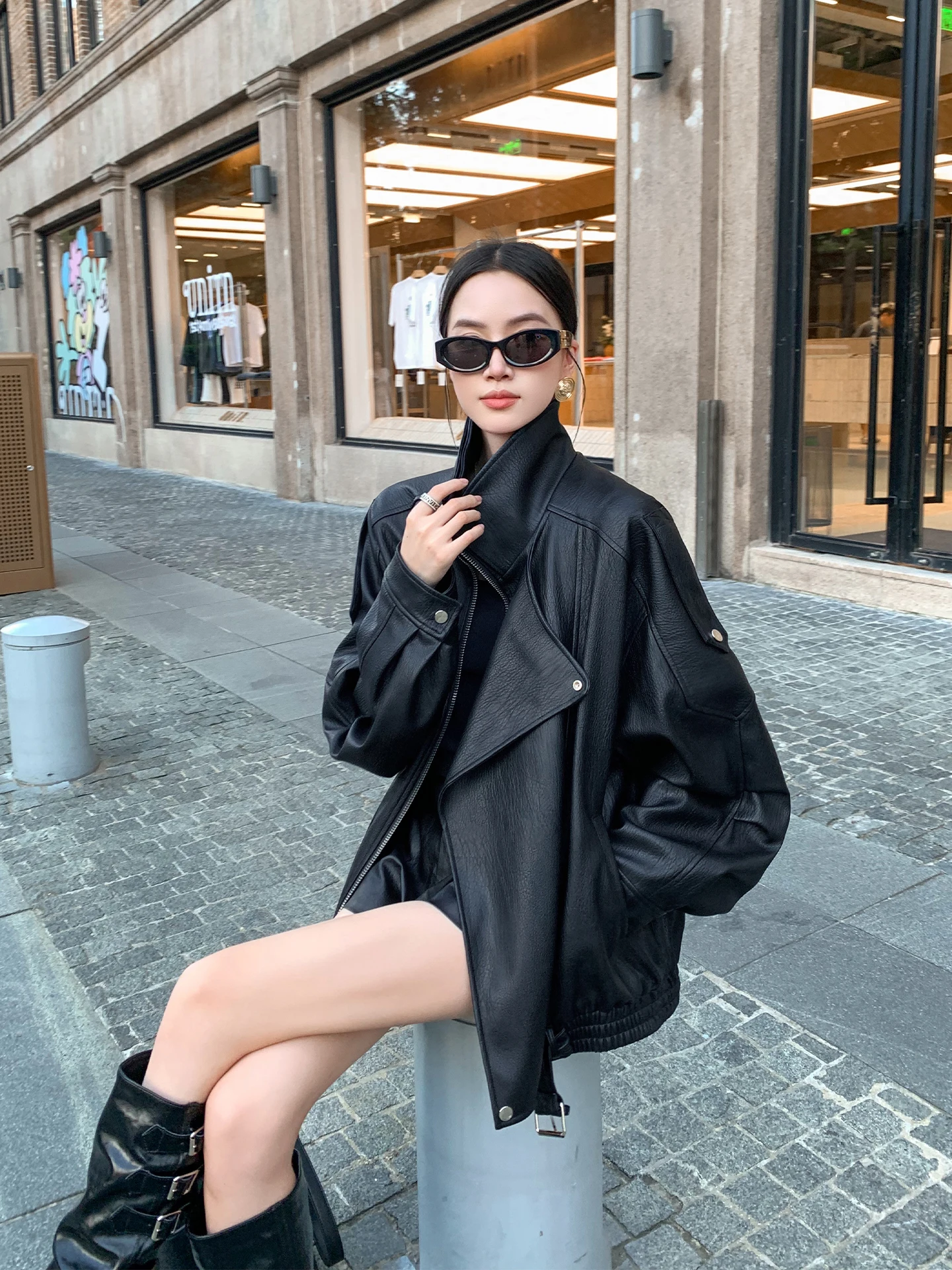 Kurtka motocyklowa Binguo, damska, skórzana, casualowa, wiosenno-jesienna, z małym, designerskim akcentem, luźny krój, długa.