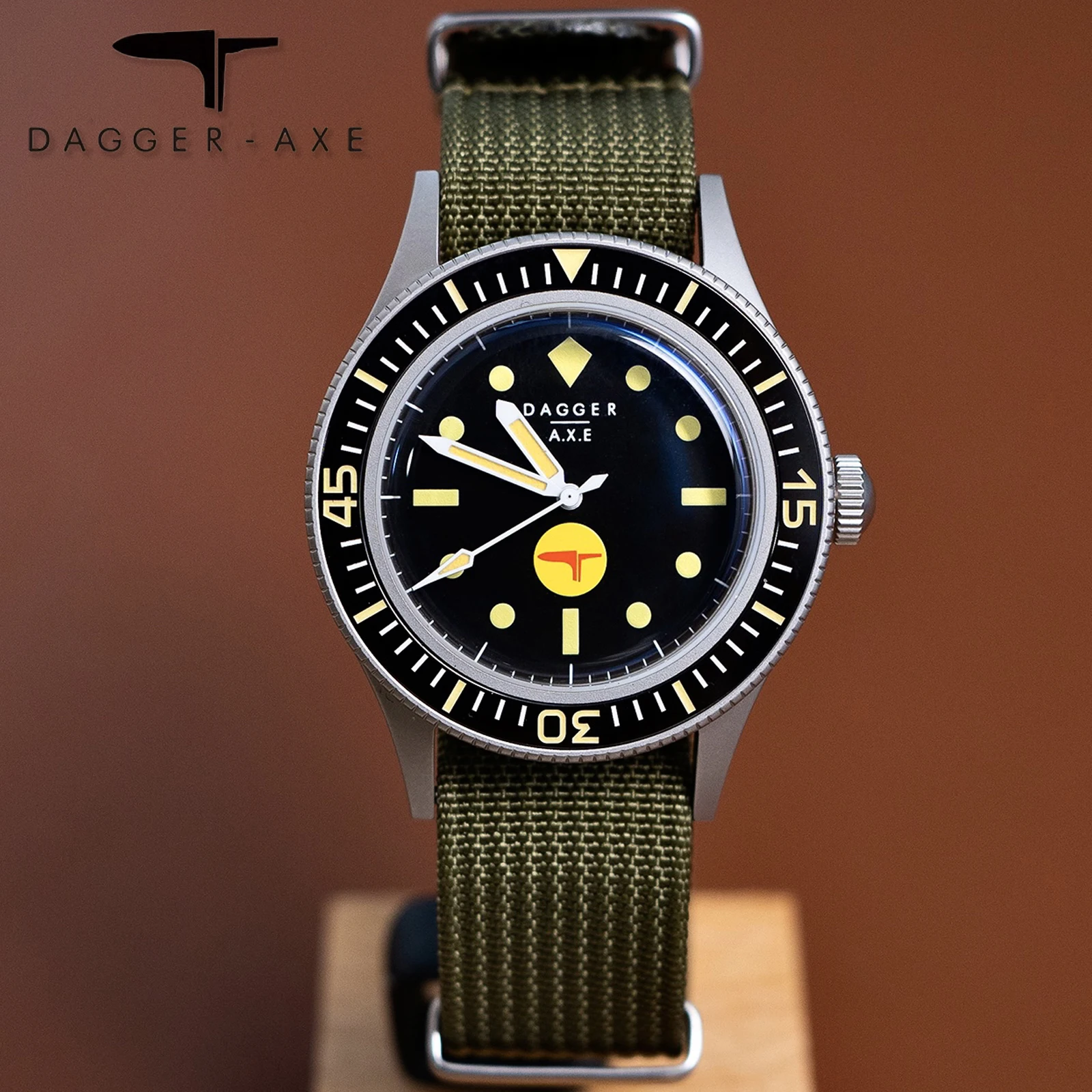 DAGGER-AXE 50-Fathoms Watch Men 40MM Vintage Movement Automatic K9 Mineral Crystal TR900 C3 Luminous Barracuda 200M Waterproof