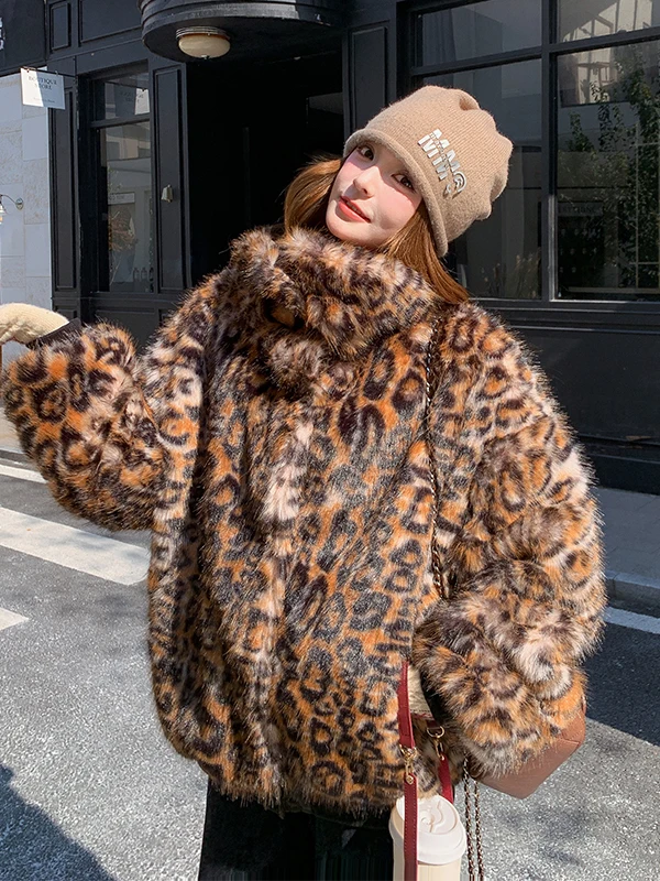 

Faionable Retro Double-Sided Leopard Print Jaet Women's ort Thi Warm Winter 2025 New Small Size Padded Coat