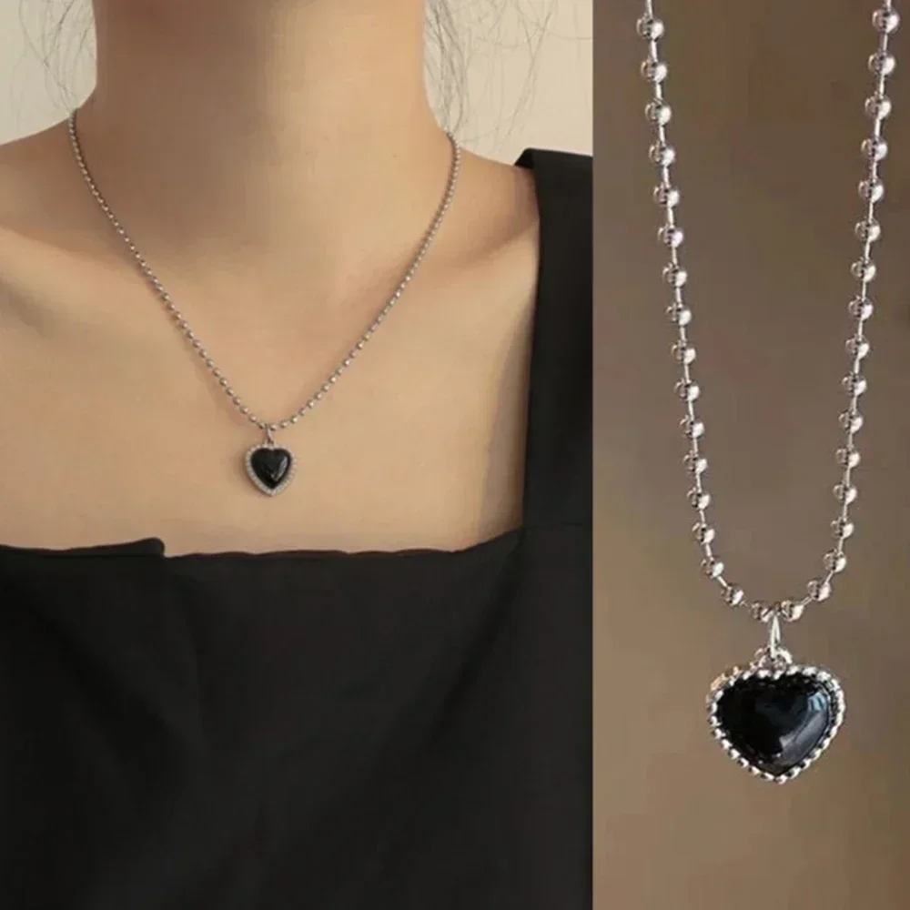 FSUNION 2025 New Korean Black Heart Pendant Necklace French Metal Clavicle Chain Simple Chokers for Women