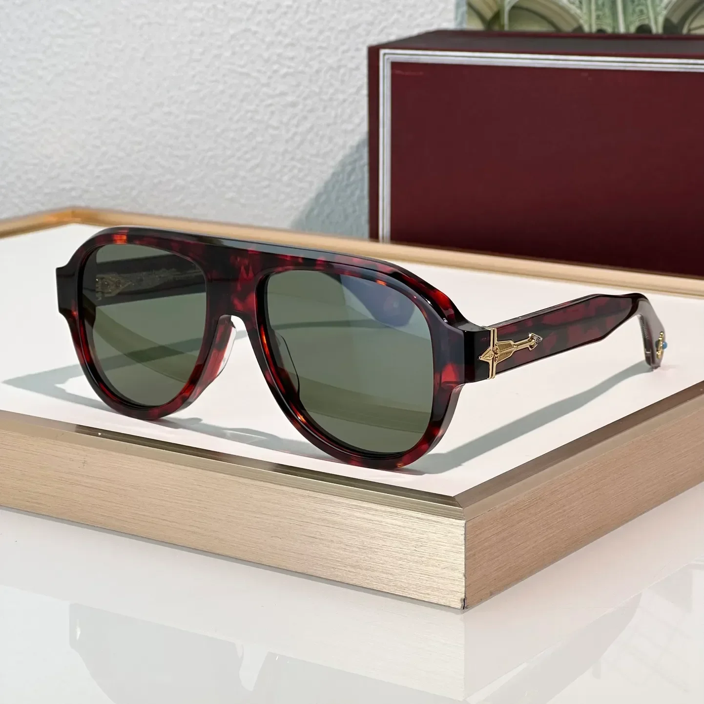 نظارات شمسية عصرية للنساء والرجال طراز Driftwood Noir مضادة للأشعة فوق البنفسجية بتصميم كلاسيكي بإطار كامل نظارات صندوق عشوائي
