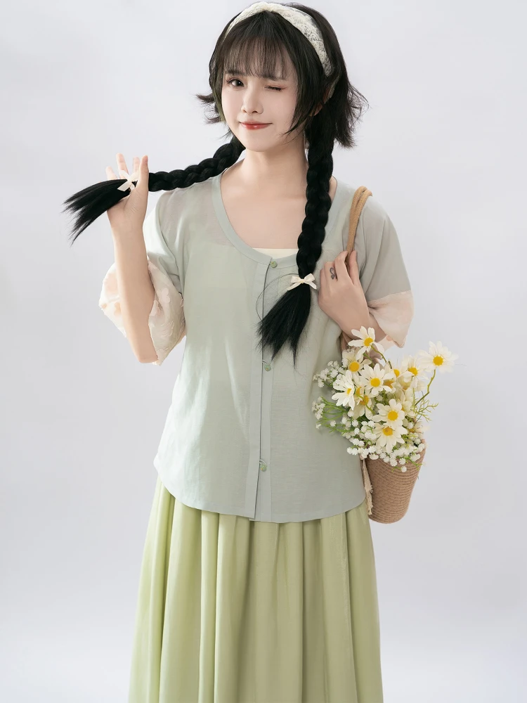 

Летний комплект MingTang i Hanfu: легкий круглый топ с коротким рукавом и юбка в традиционном китайском стиле.