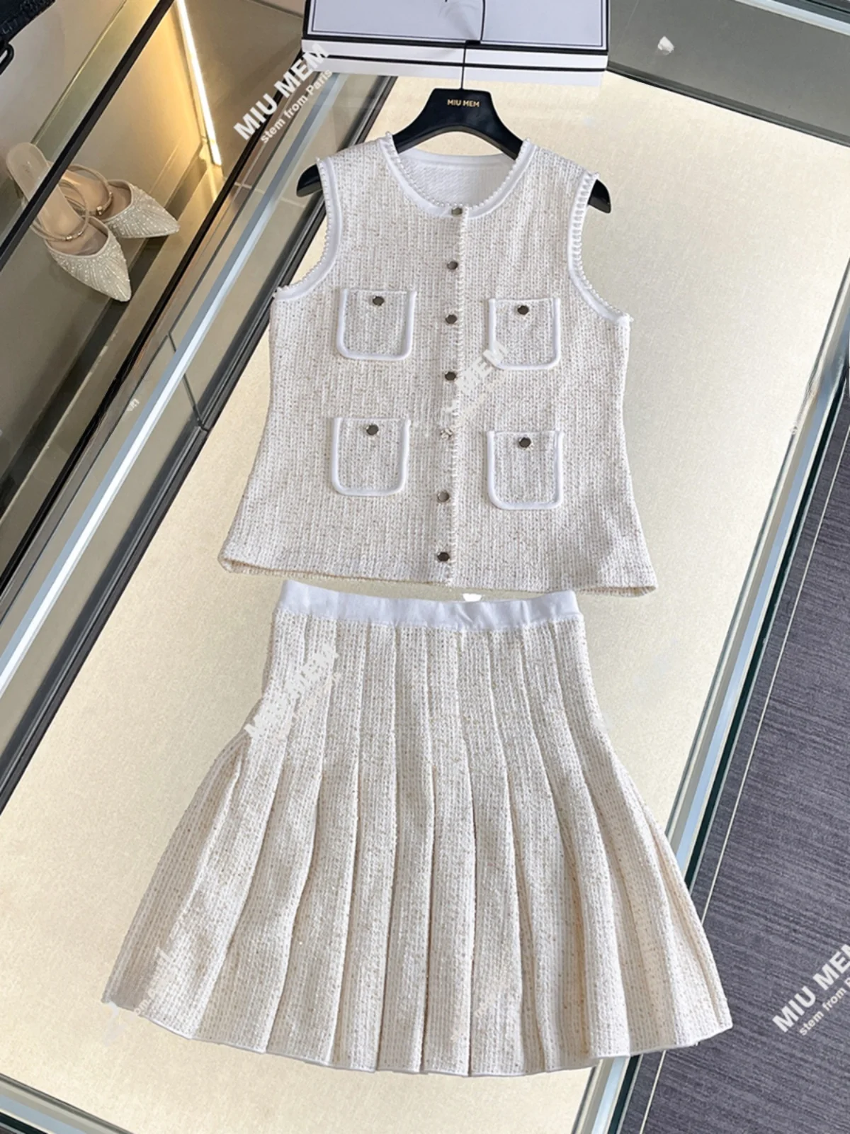 

S Home Nan You High End Women's Faion Knitted Svel Vest And Skirt Set Spring 2025 round Ne Button Sle Polyes...