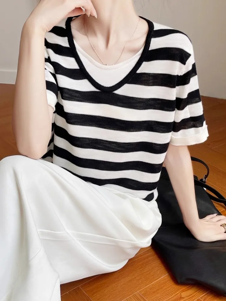 

Осенний модный женский вязаный топ из смесового шелка с круглым вырезом, в полоску, с коротким рукавом, свободного кроя, для повседневной носки, цельный.