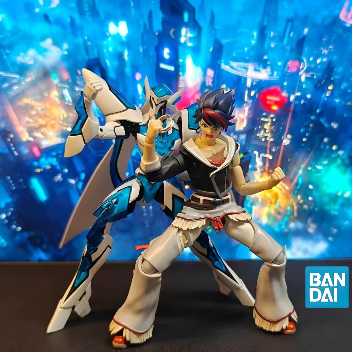 

In Stock Bandai S.H.Figuarts Back Arrow Kesshi Armlet Bakkiaro Elsha Lion Action Figure Collectible Toy