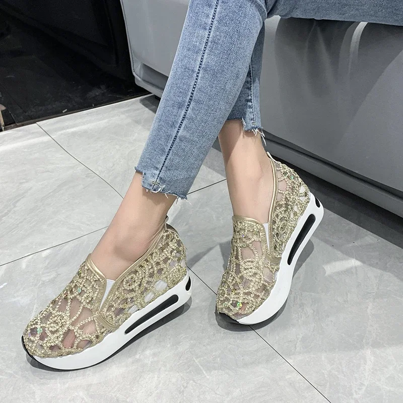 Zapatillas de plataforma con cuña para mujer, zapatos de malla con bordado Floral, informales, cómodos, sin cordones, Tenis femeninos