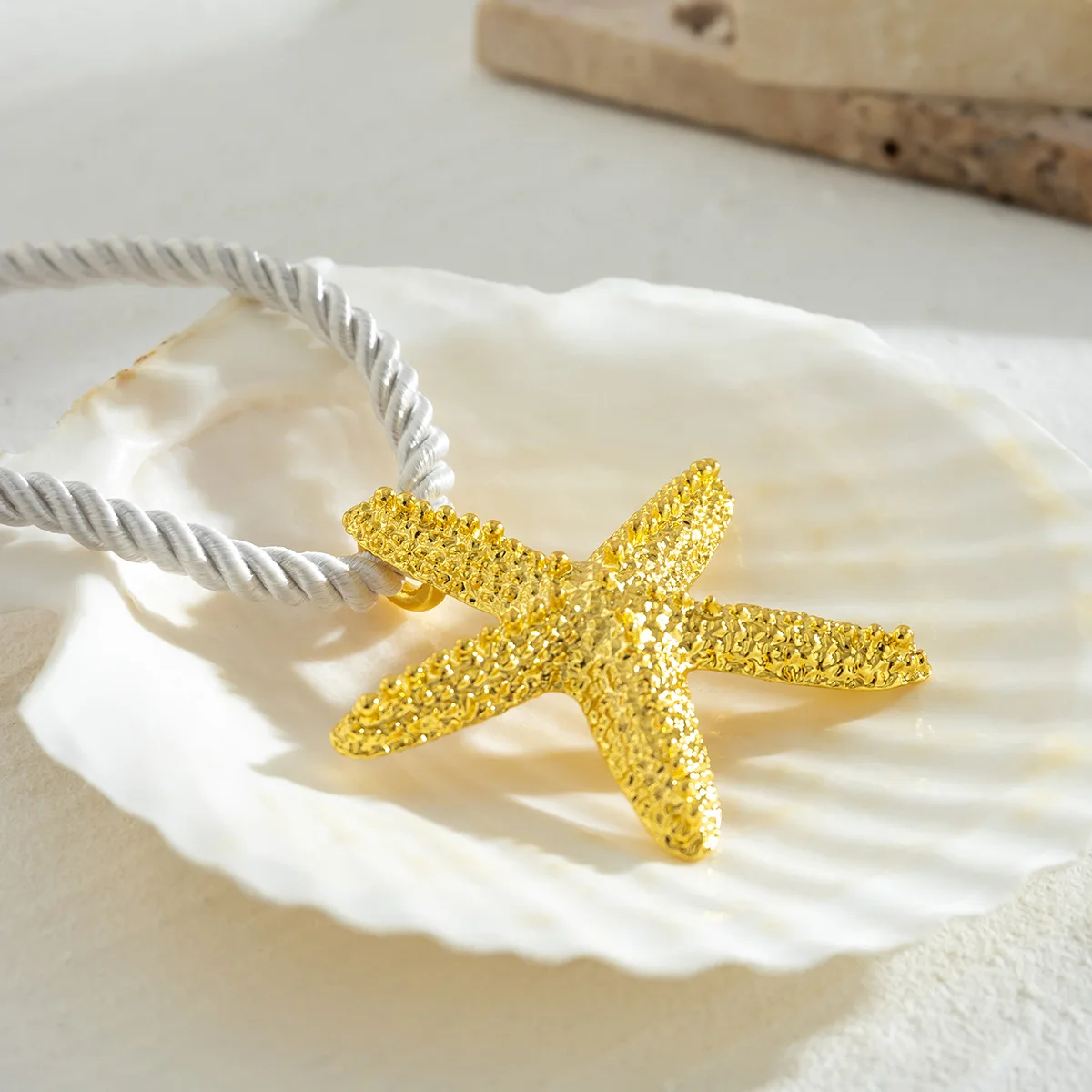 Exaggerated Big Starfish Pendant Necklace for Women Punk White Thick Rope Chain Choker Necklace Party Jewelry