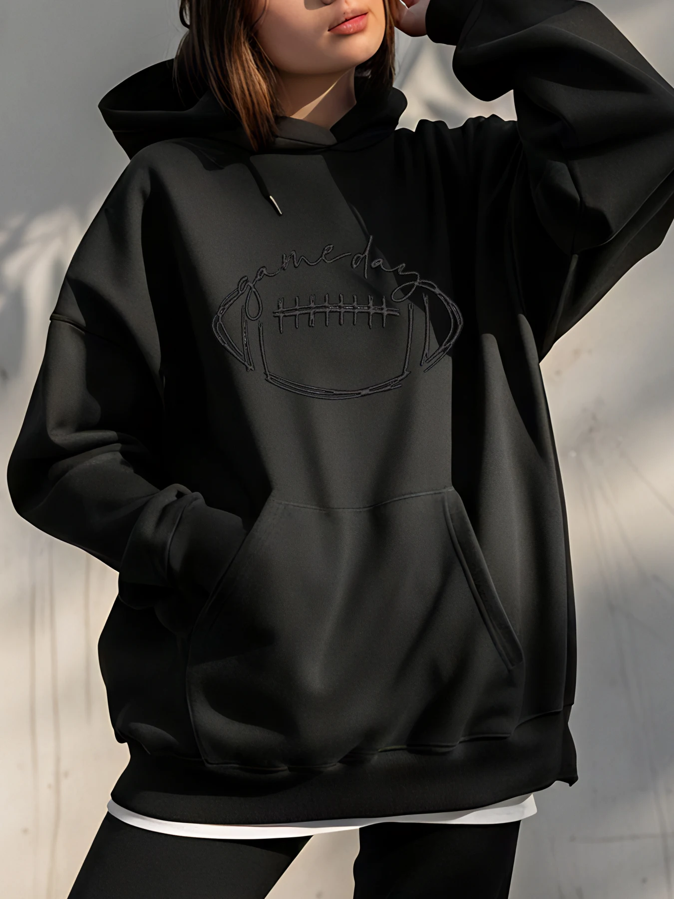 

Женская черная толстовка с капюшоном для футбола, дня игры, толстовка большого размера с принтом, повседневная уличная одежда, спортивный стиль для женщин