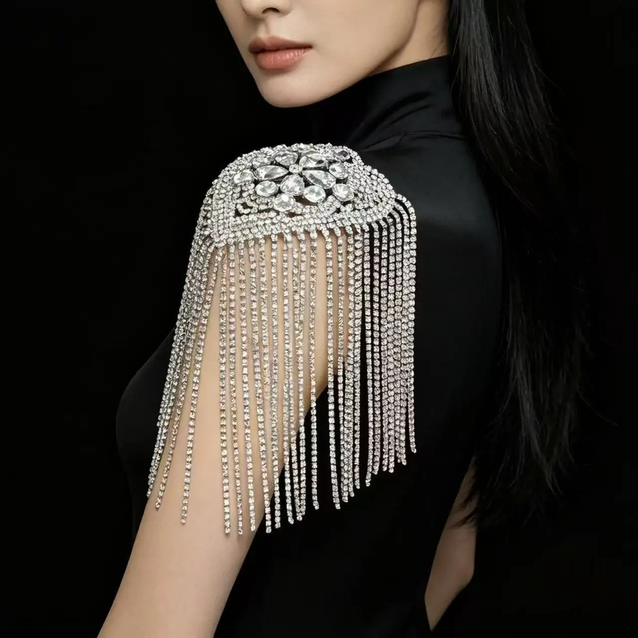 Hot Selling Heart-Shaped Flower Shaped Rhinestone Tassel Shoulder Patch, Retro Fashion Stage Host Suit Shoulder Decoration