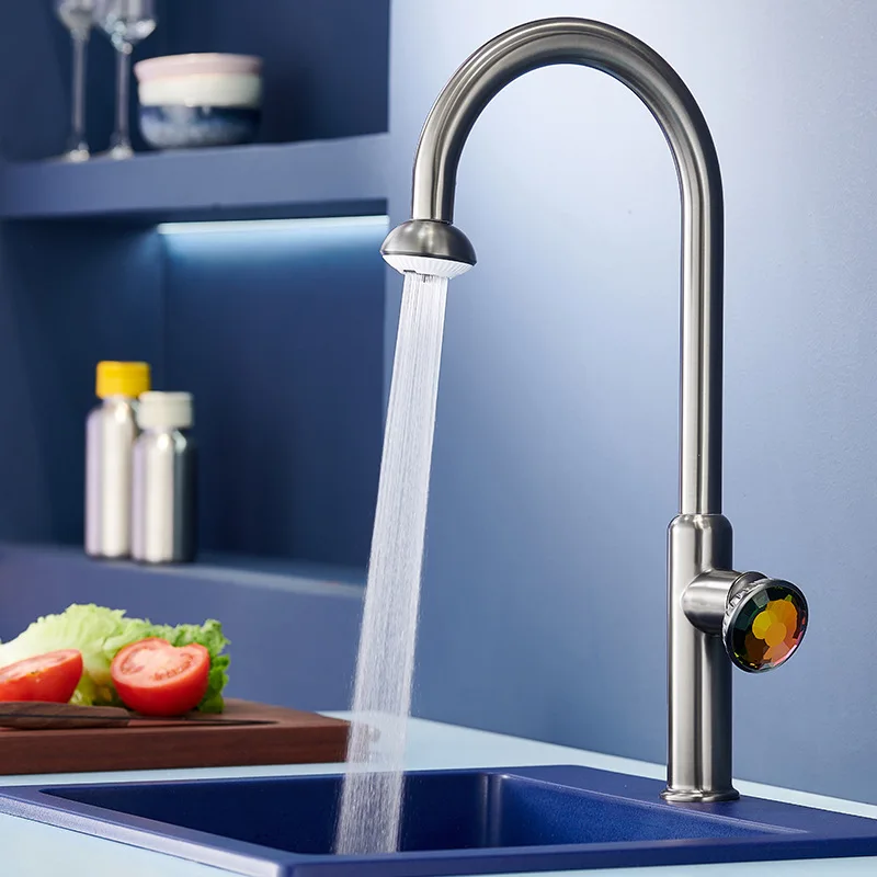 

304 Stainless Steel Kitchen Faucet Rotating and Pull-out Sink Mixer Tap Hot and Cold Water Sink Faucets