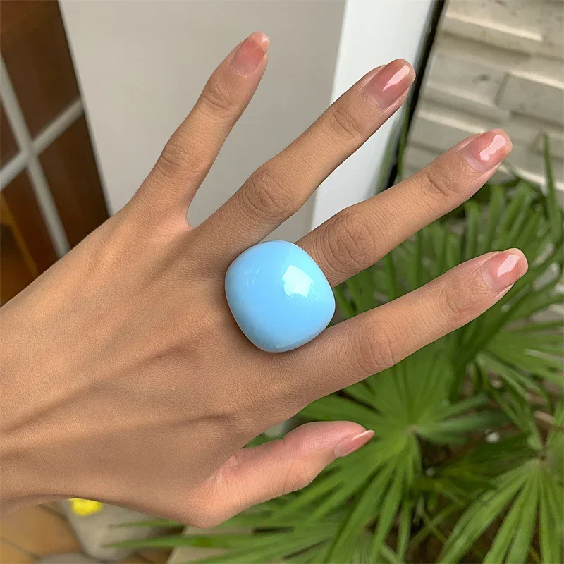 Exaggerated Simple Macaron Color Transparent Resin Curve Rings Smooth Irregular Geometric Finger Ring for Women Party Gift 2023