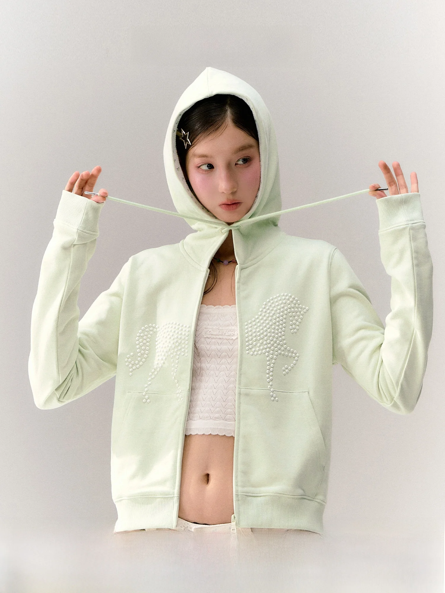 

Guukahero Women's Loose Fit Hoodie in Light Green with Pearl Detailing Short Length Sweet Style Casual Wear for All Occasions