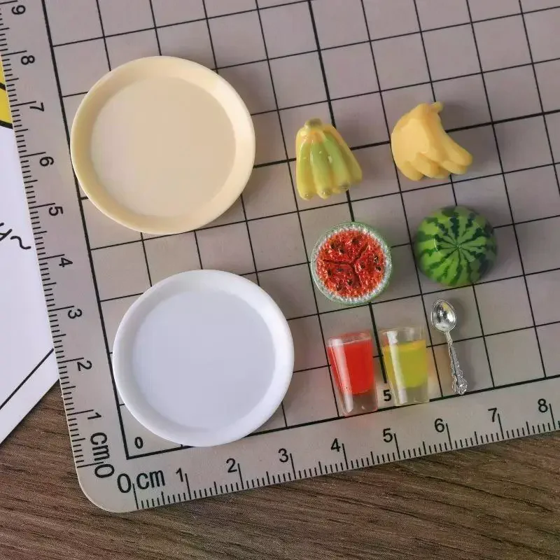 10PCS Lifelike Half Cut Watermelon Miniature Decor Dollhouse Kitchen Food Toy Accessories for Desktop Micro Display