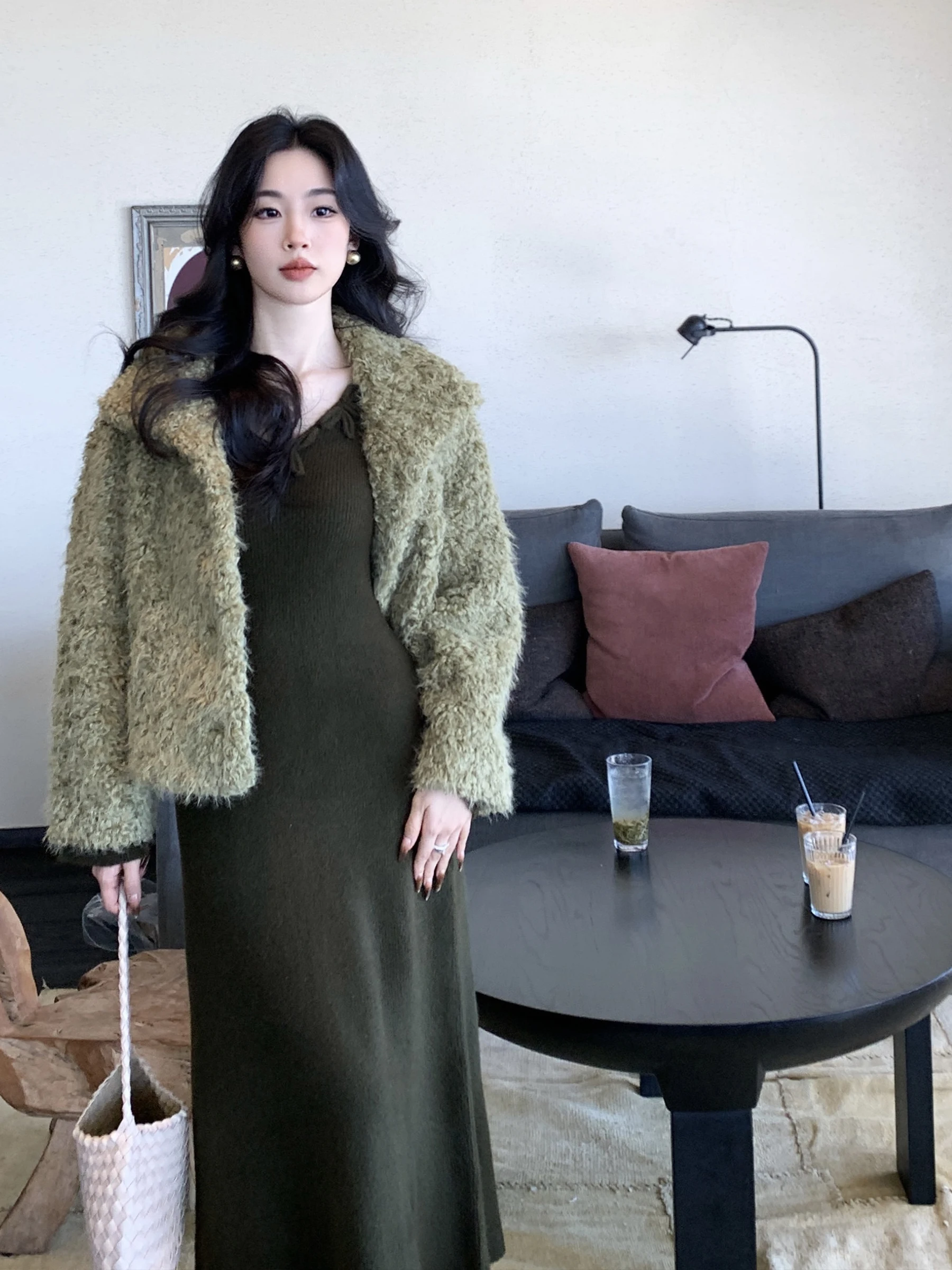 Manteau en cuir et fourrure intégrés, boutonné, en fourrure d'agneau, élégant et polyvalent, à manches longues, pour femme