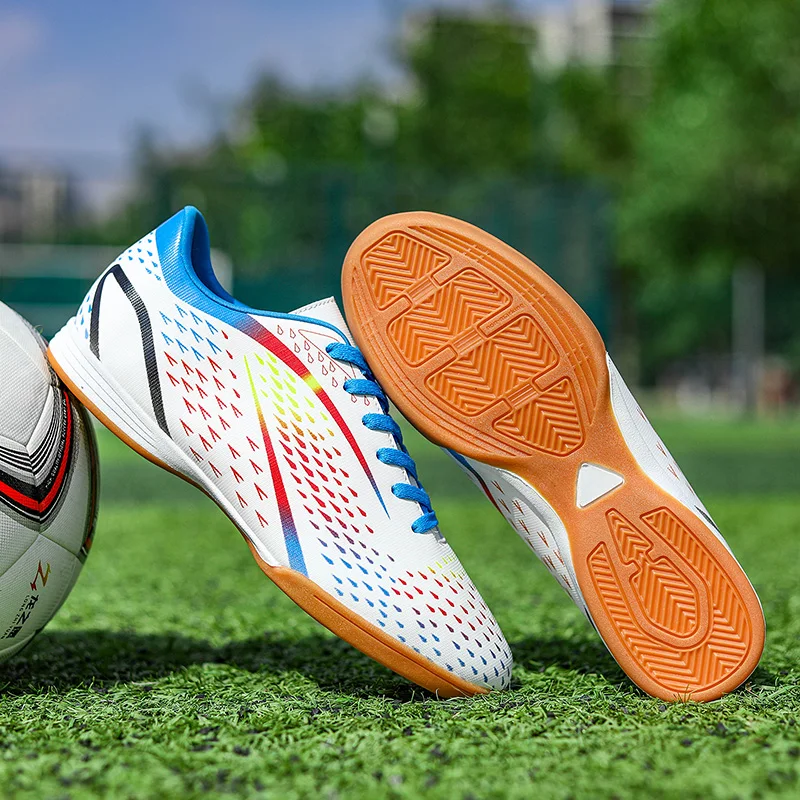 Zapatos de fútbol profesionales para interiores, botas de campo de fútbol para hombres, zapatillas antideslizantes para niños, tacos de
