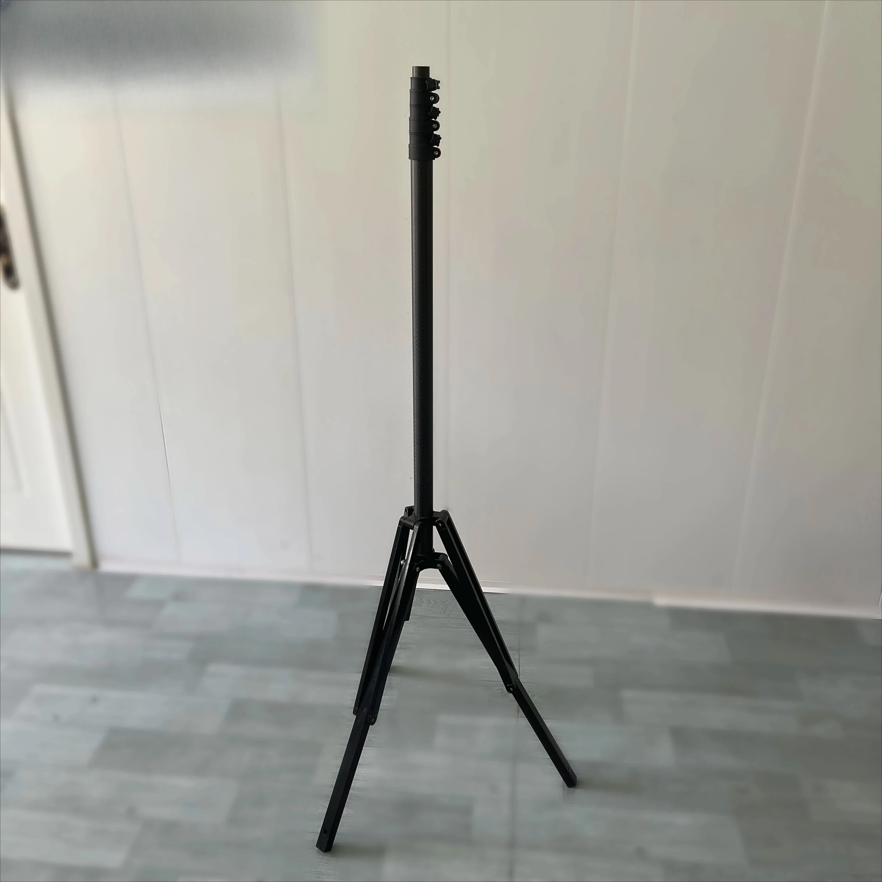 

High-quality and High-value Complete in Specifications Carbon Fiber Camra Tripod