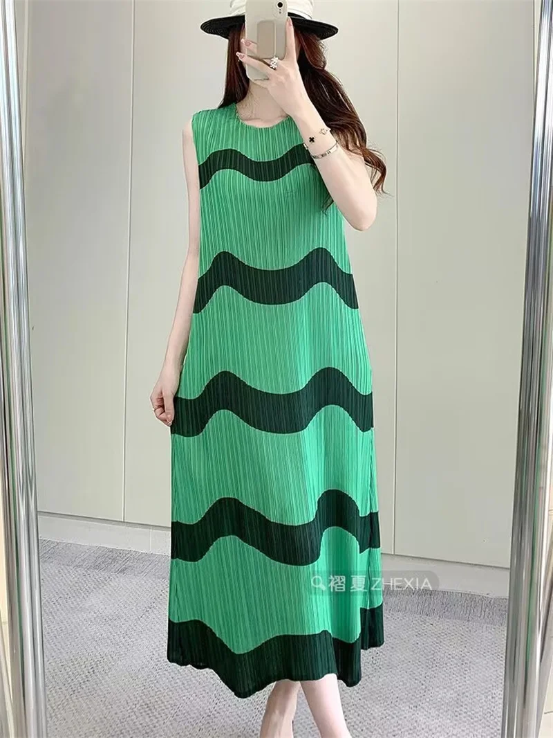 New Woman Clothing Lssey Miyake Fold Summer High-end Color Matching Dress Short Sleeve Round Neck High Waist Loose Long Dress