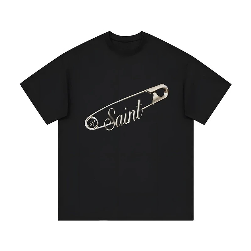 camiseta-grafica-saint-safety-pin-camiseta-minimalista-preta-top-de-streetwear-arrojado-camisa-de-estilo-punk-estampa-marcante-unissex