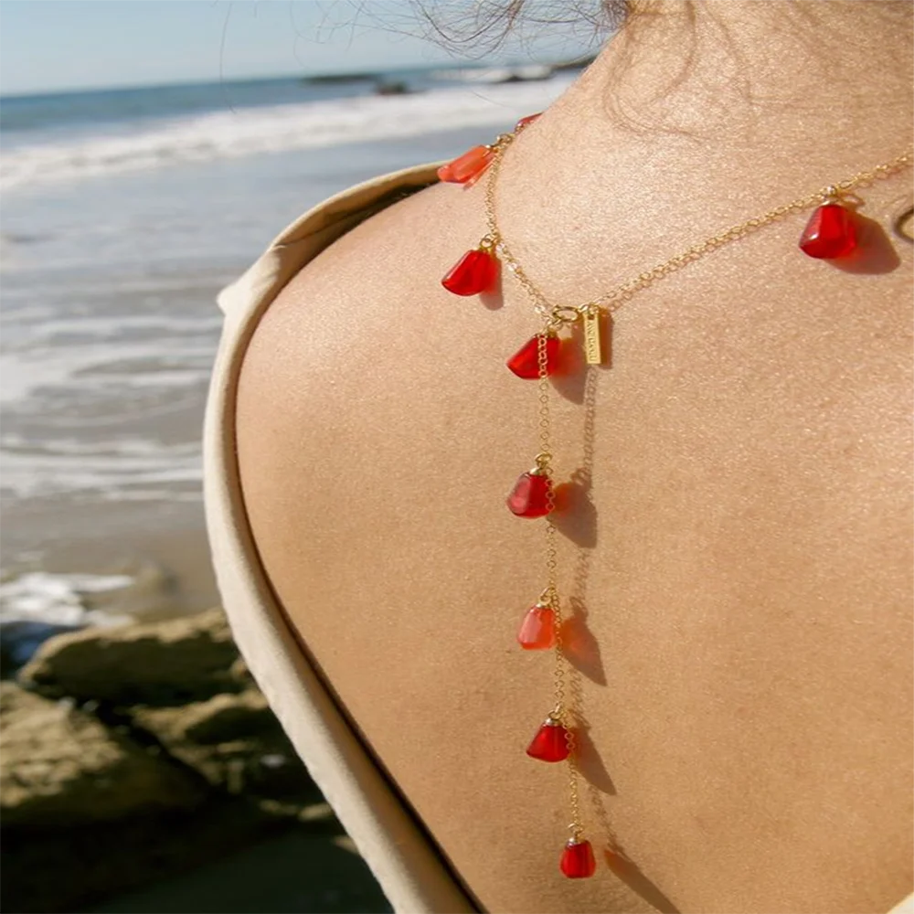 

Creative Retro Drop Shape Crystal Stone Pendant Necklace For Women Small and Delicate Ladies Birthday Gift Jewelry Wholesale