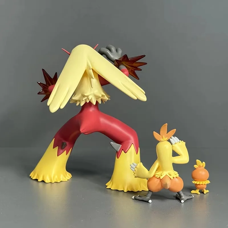 Figura colecionável de boneca portátil Pokémon Torchic to Combusken Evolution - Figura de ação de frango flamejante inspirada no jogo de animação