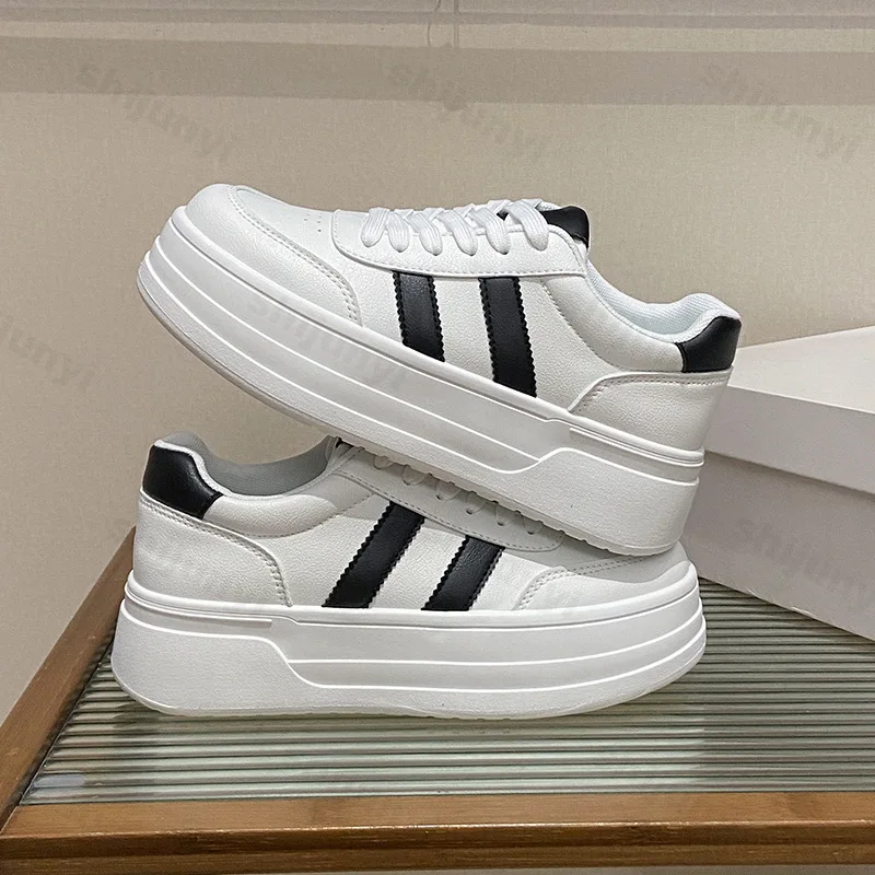 Dames casual platform sneakers, wit, vetersluiting, zachte antislipzool - lente 2025_voghion.com