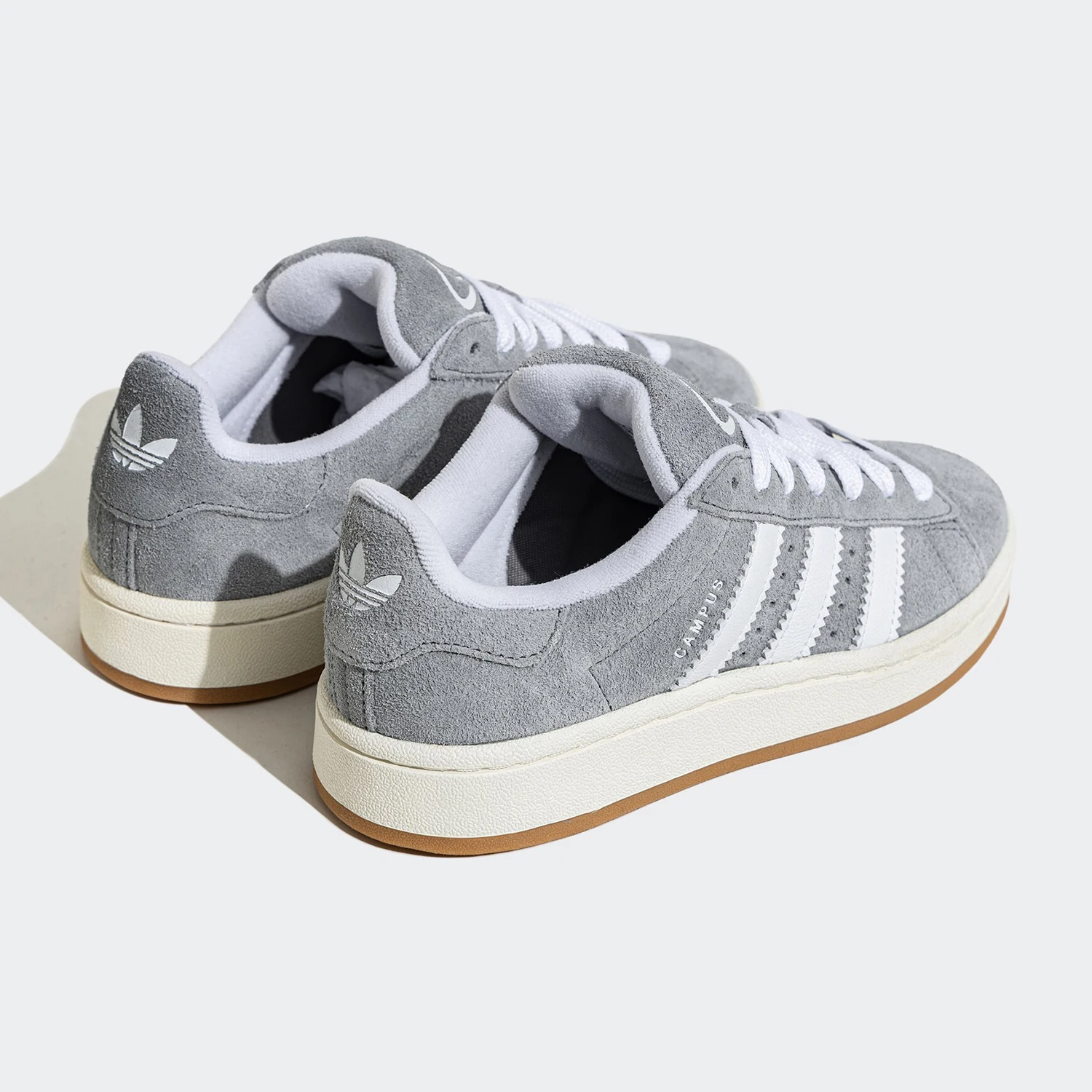 อาดิดาส ออริจินัลส์รองเท้ากีฬาลำลองแบบคลาสสิกสำหรับผู้ชายและผู้หญิง JQ4109