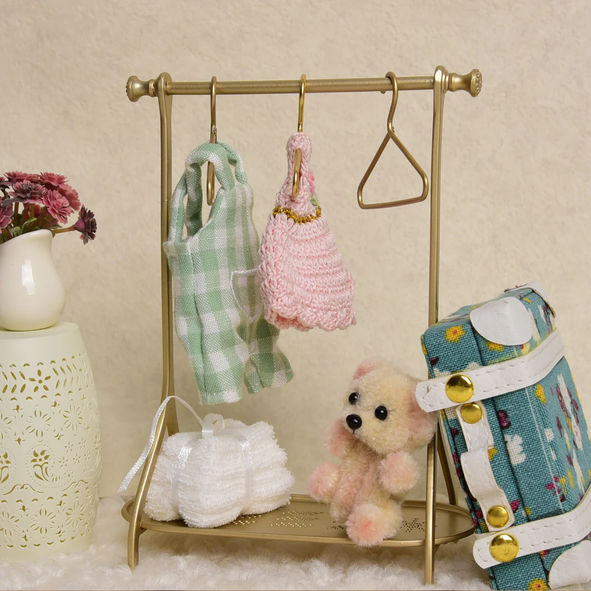 Miniature Furniture Metal Floor-Standing Clothes Rack, Includes 3 Small Metal Hangers, Suitable for 1:8-1:12 Scale Mini House Decoration