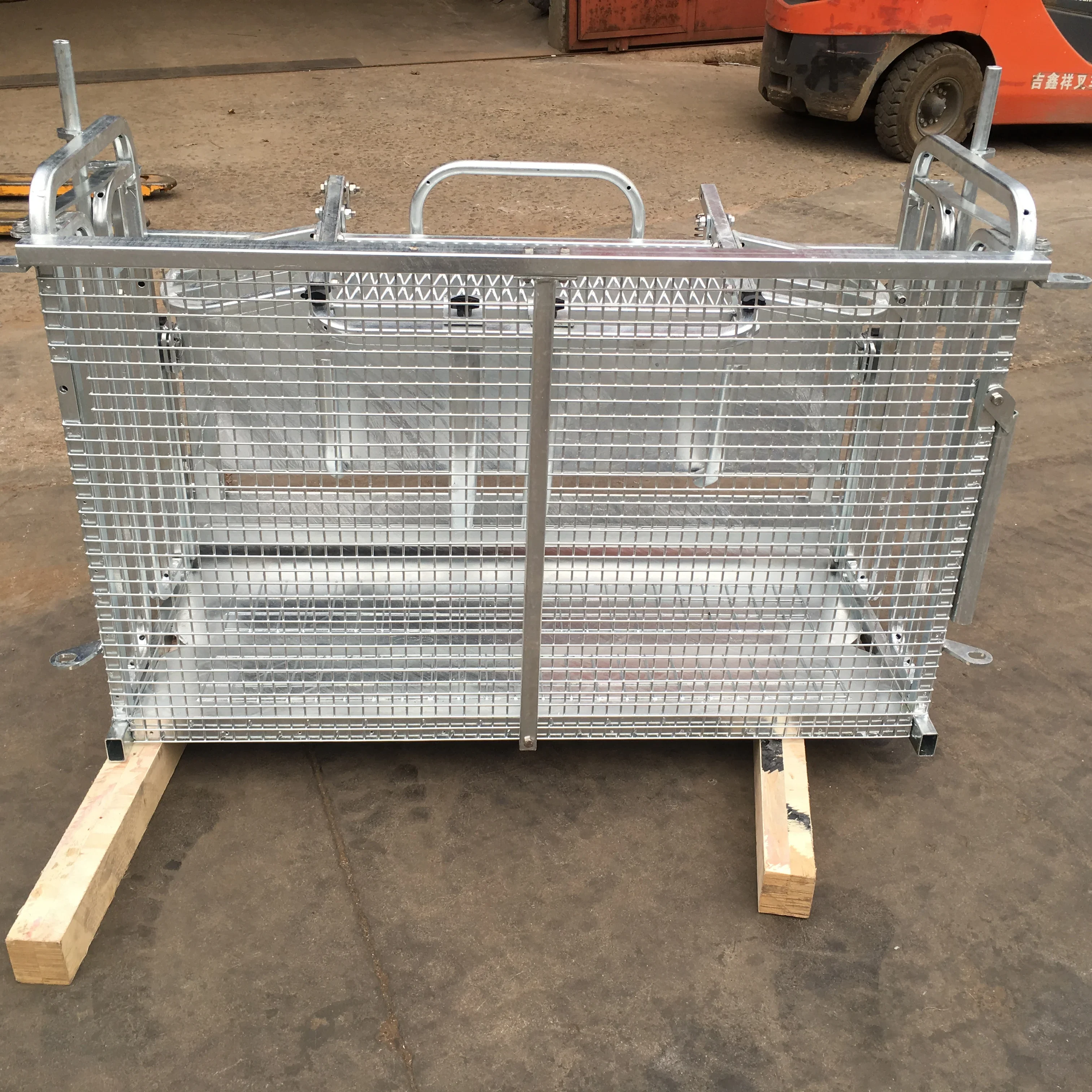 Hot dipped galvanized Portable Easy Handling Sheep Farm Yard Equipment Sheep Turnover Catcher For Farm Yards