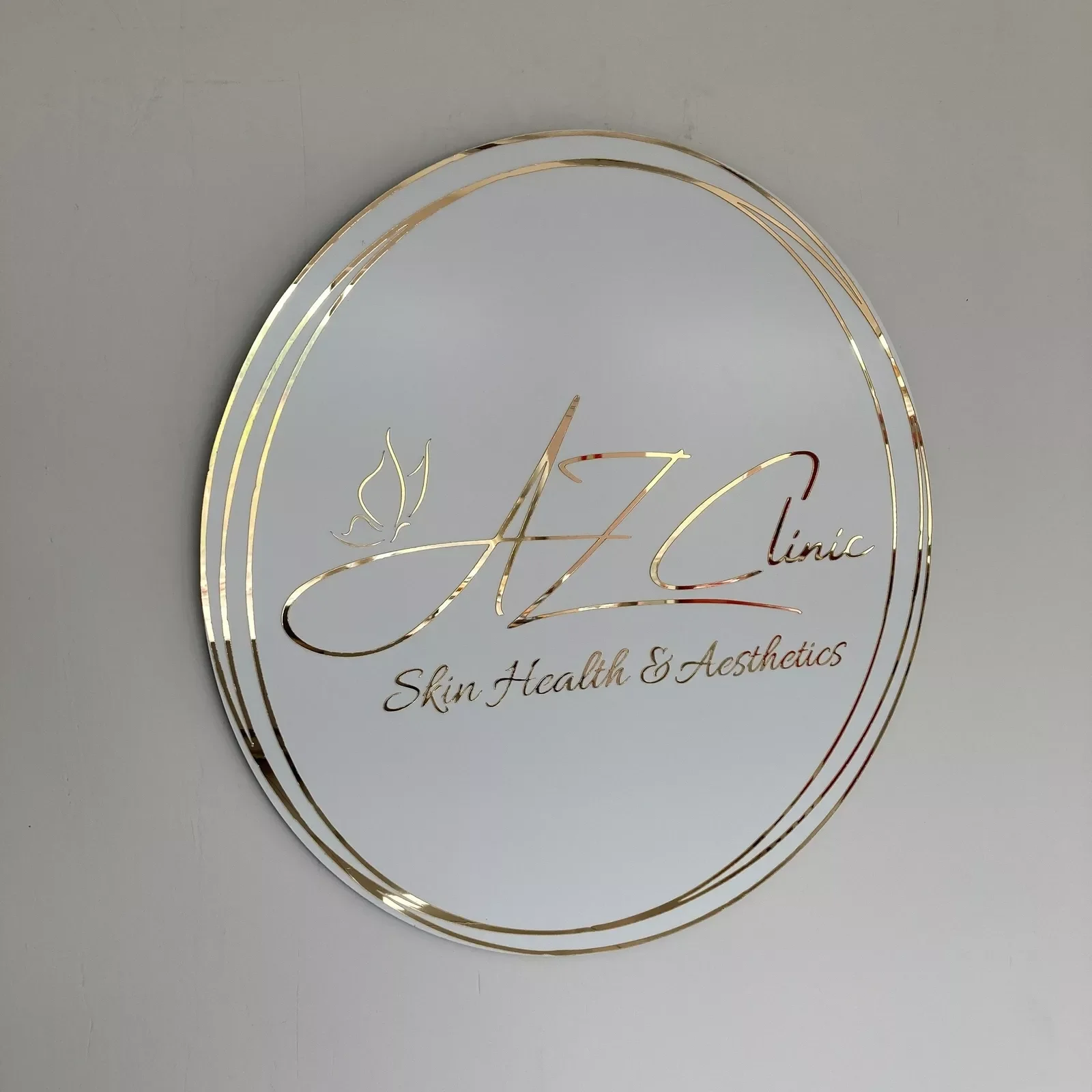 Classic Big Size Logo Sign for Shops Customized Acrylic with Gold/Silver Bright Design