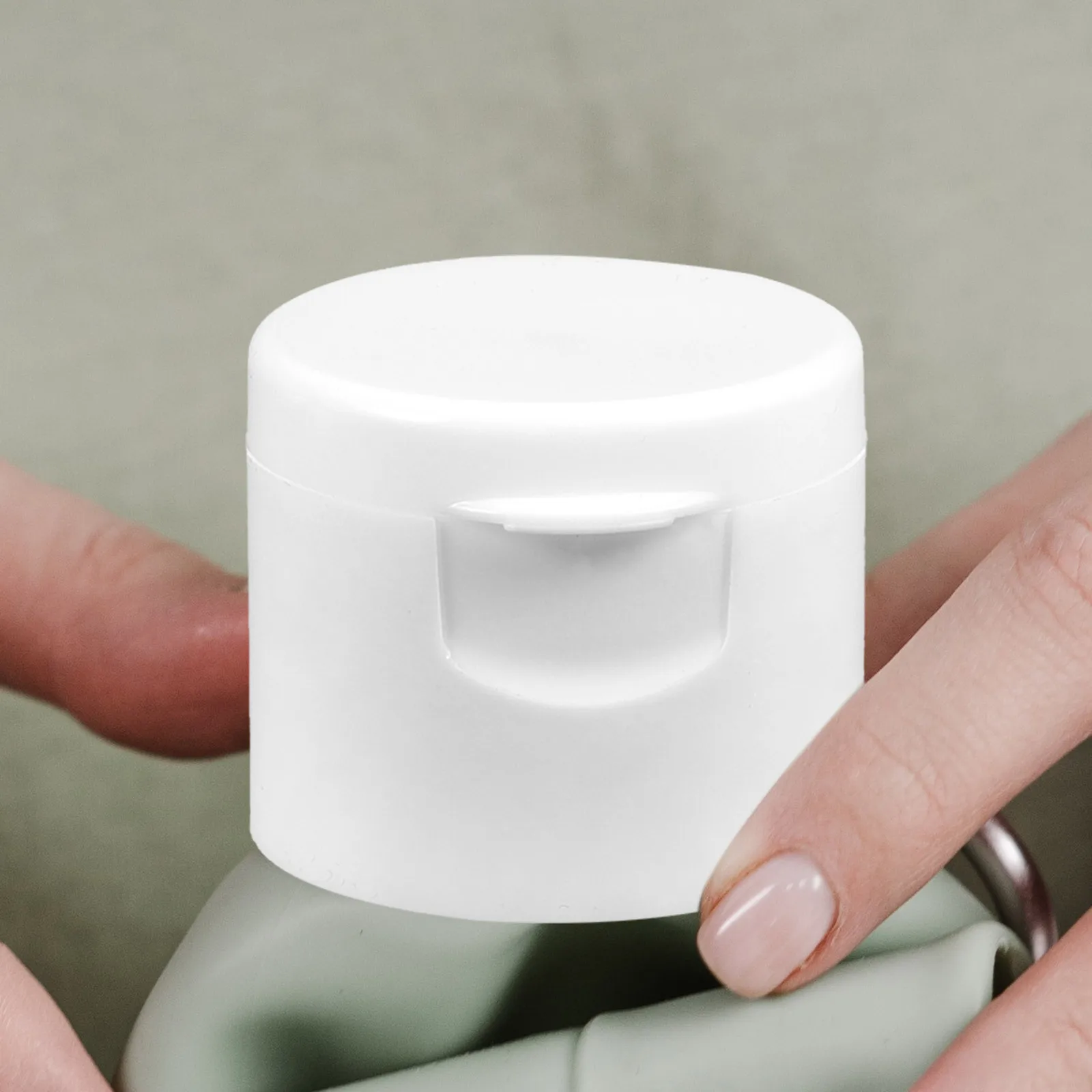 

30Pcs Replaceable Sports Water Bottle Lids 28mm Outer Diameter Practical Sealing Accessory for Fitness Enthusiasts