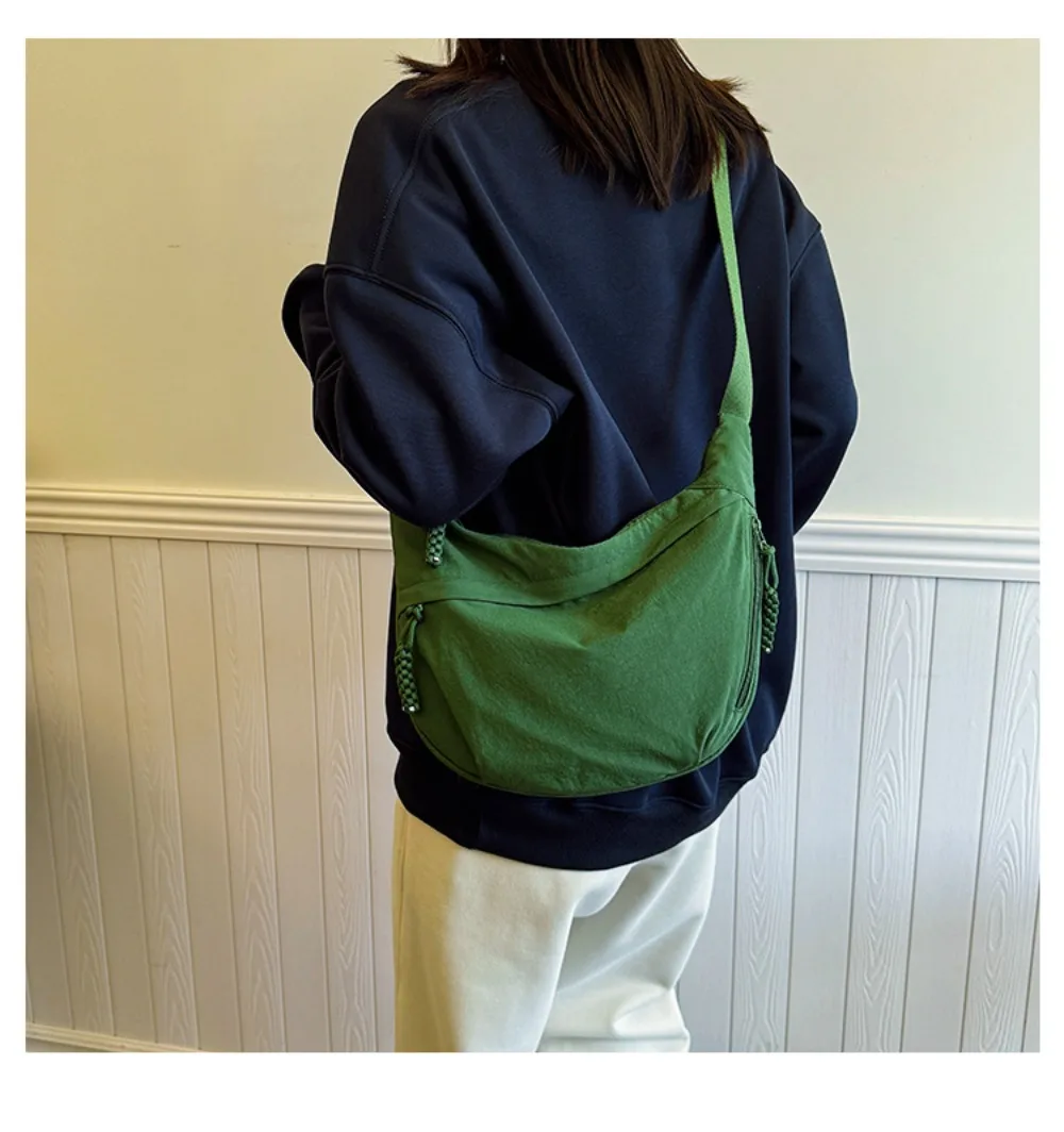 Neue Canvas-Umhängetaschen mit großer Kapazität, koreanische schlichte Sport-Hobos-Tasche, einfarbige leichte Dumpling-Tasche für Reisen – Detail 6