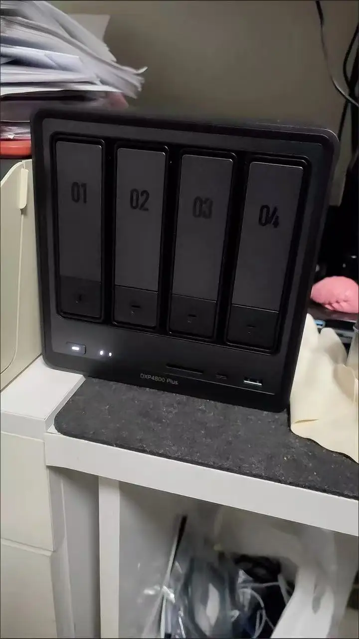 Hot Selling Original Ugreen DXP4800 Plus 4-Bay NAS 8GB DDR5 RAM Diskless Negotiated the price with the buyer